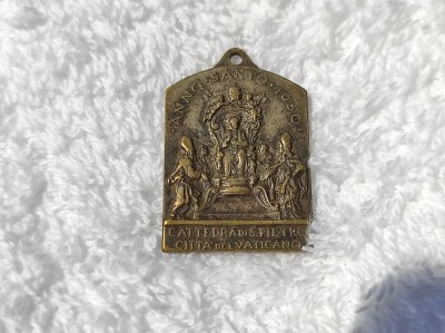 MEDALION PAPA PIUS XII cu SCAUNUL SFANTULUI PETRU 1950 VATICAN de colectie UNIC foto