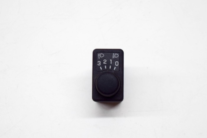 Comutator de reglare &icirc;nălțime faruri NISSAN PRIMERA P12 2004 OEM: 37044A,D32204 13673450