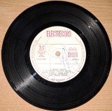 Disc vinil Phoenix - Mamă, Mamă &lowast; Te &Icirc;ntreb Pe Tine, Soare... &lowast; Meșterul Manole (7&quot;) Electrecord- 45-STM-EDC 10313