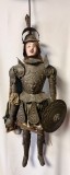 Marionetă Siciliană Veche de Colecție &ndash; Paladinul Rinaldo (Renaud de Montauban) &icirc;n Armură (Opera dei Pupi), 72 cm - cca.1900
