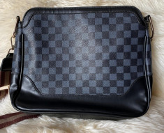 Geanta barbati Louis Vuitton piele ecologica gri noua fara eticheta!! foto