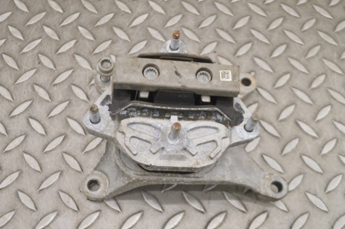 Suport cutie de viteze AUDI A4 8W2, B9 2018 OEM: 8W0399156 | 15078160