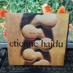 Etienne Hajdu, album sculptură, text Mircea Deac, București 1974, 129