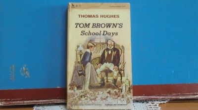Thomas Hughes - TOM BROWN&amp;quot;S SCHOOL DAYS - Airmont Publishing Company, Inc. 1968 foto