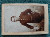 SUPERBA fotografie , anii 1870,atelier celebru, tanar militar cu spada scurta