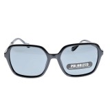 Ochelari de soare polarizati cu rama neagra si design geometric