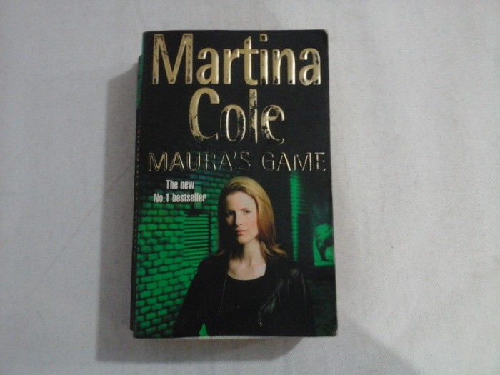 MAURA&#039;S GAME - MARTINA COLE