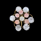 BROSA VINTAGE DIN METAL AURIU, DECORATĂ CU SIDEF NATURAL ȘI CORAL ANGEL SKIN