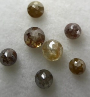 Diamant fancy natural galben-cognac 0.90ct foto