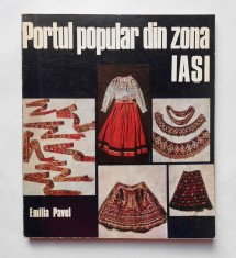 Portul popular din zona IASI - Emilia Pavel foto