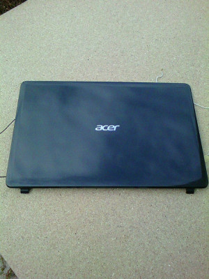 Capac LCD Acer Aspire E1 foto