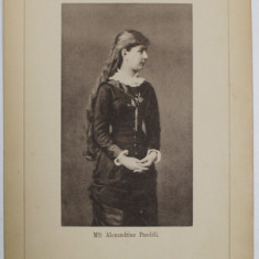 Mlle . ALEXANDRINE PANDELI , FOTOGRAFIE DIN ALBUMUL NATIONAL , SERIE DE BUCAREST , EDITEUR LYONEL BONDY , FOTOGRAF W. CRONENBERG , CCA . 1900