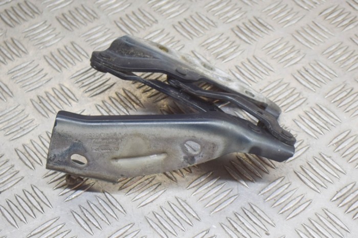 Balama capota dreapta față VW PHAETON 3D_ 2003 OEM: 3D0823302D 12298923