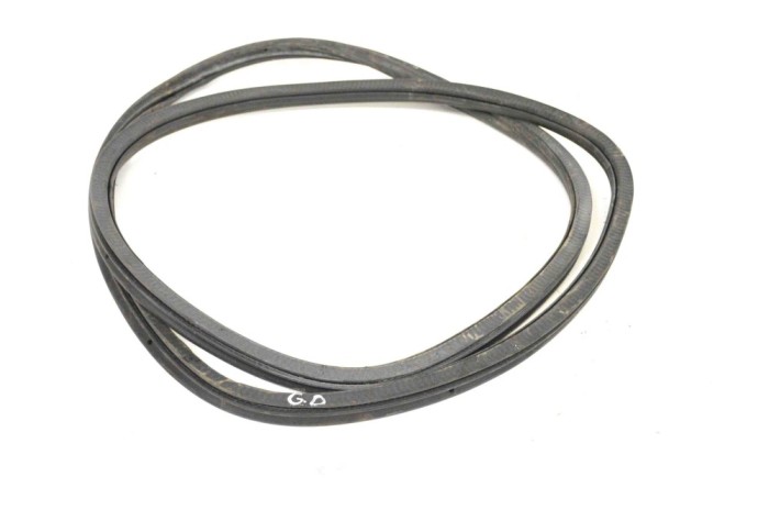 Garnitura ușă dreapta spate VW TOUAREG 7P5 2011 OEM: 7P0867367D