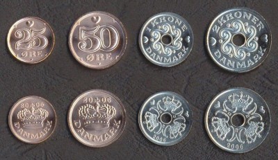 DANEMARCA █ SET DE MONEDE █ 25, 50 Ore, 1, 2 Kroner █ 2006 █ UNC foto