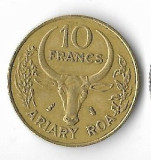 Moneda 10 francs 1989 - Madagascar, America Centrala si de Sud, Cupru-Nichel