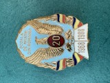 Insigna Scoala de aviatie din Romania 1968 - 1988 aniversara 20 ani RSR varianta medalion rosu