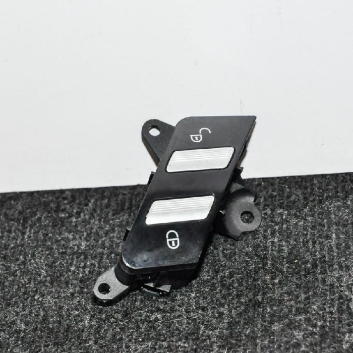 Comutator MERCEDES-BENZ S W221 2009 OEM: A2218213151 2570376