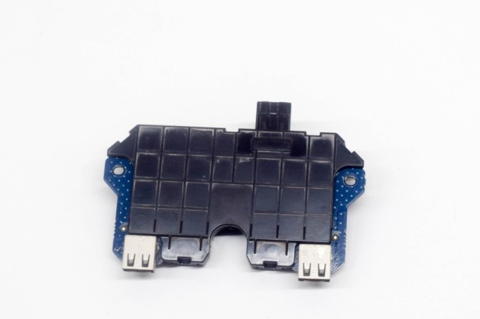 Unitate de control USB/AUX TESLA MODEL 3 2018 OEM: 35060066,1102033-00-A 14697147