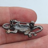 Insigna brosa iguana soparla, din metal 4x2 cm