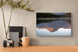 Tablou Canvas, "Reflexia munților &icirc;n lac liniștit", Reflexie, Munte, Lac, Pădure, Cer, Apus, Liniște, 39 x 26 cm, CMCLASS