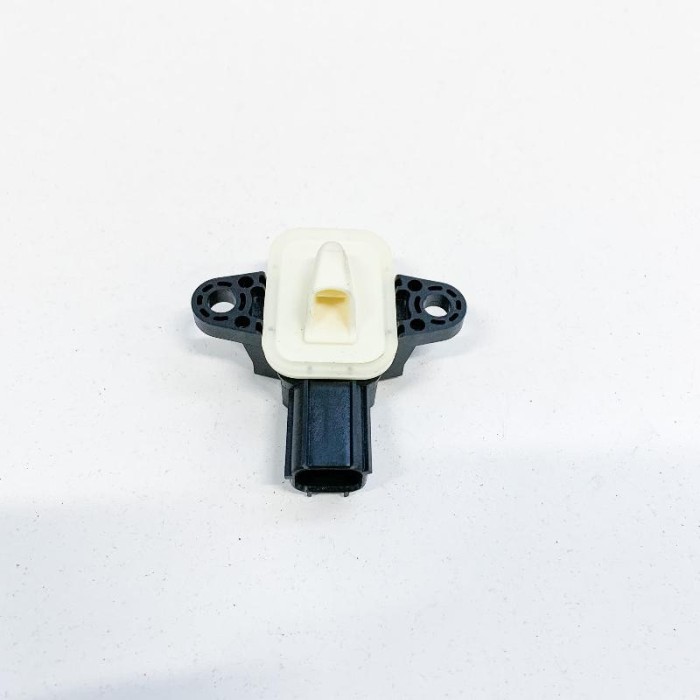 Senzor de impact lateral dreapta VOLVO V60 2015 OEM: 30798030,C83HA 10652549