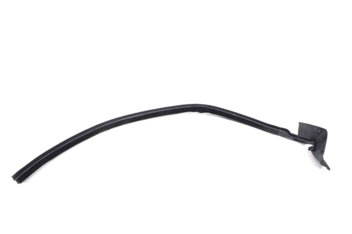 Garnitura ușă st&acirc;nga față ASTON MARTIN DB11 2018 OEM: HY53-C20570-AC