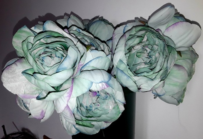 Buchet flori artificiale - Ranunculus 5 fire turquoise pal , înălțime 27 cm Buchet flori artificiale - Ranunculus 5 fire turquoise pal , înălțime 27 cm