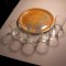 Platou din portelan diam 26cm cu mic defect pe margine si 6 pahare sticla 150ml
