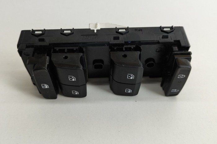 Buton geam ușă dreapta față HYUNDAI TUCSON NX4E, NX4A 2022 OEM: 93571-N79004X,93571-N79004 23358015