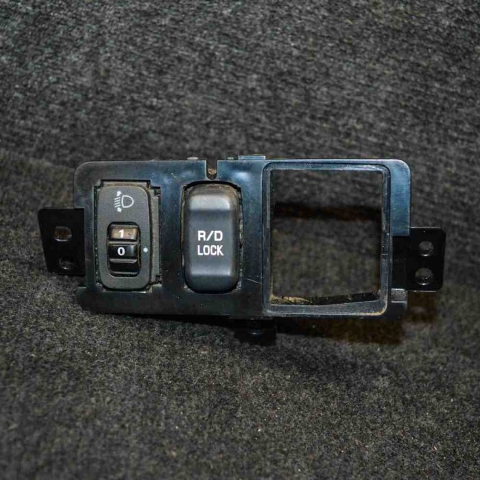 Alt modul de control MITSUBISHI L 200 / TRITON KA_T, KB_T 2008 OEM: NERA 1545506