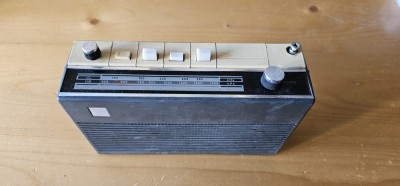 RADIO COSMOS . FUNCTIONEAZA DOAR PE MEDII . foto