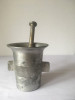 Mojar vechi din aluminiu, piua 12 cm diametru 12 cm, pistil 20 cm