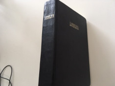 BIBLIA CU TRIMETERI- CORNILESCU. SOC.BIBLICA INTERCONFESIONALA REP.MOLDOVA 1996 foto