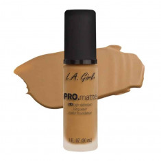 Fond de ten cu putere mare de acoperire și finish mat L.A.Girl PRO Matte Ultra Mat, 30ml - 678 Sand