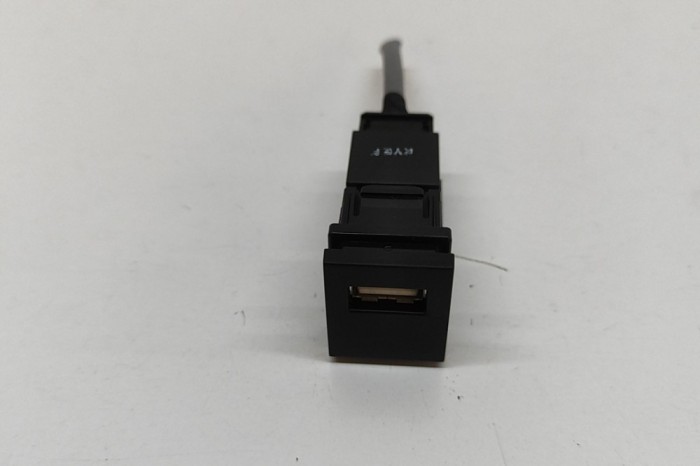 USB TOYOTA YARIS CROSS MXP_ 2023 OEM: 86190-12070 | 32002533