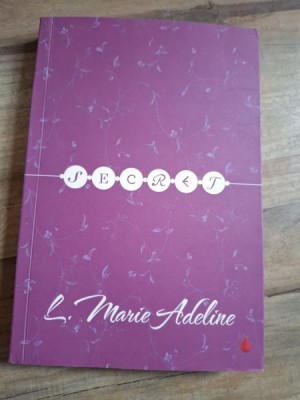 S.E.C.R.E.T. - L. Marie Adeline foto
