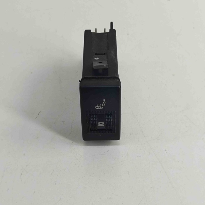 Comutator &icirc;ncălzire scaun AUDI A8 D2 4D2, 4D8 1997 OEM: 4D0963563D | 29952817