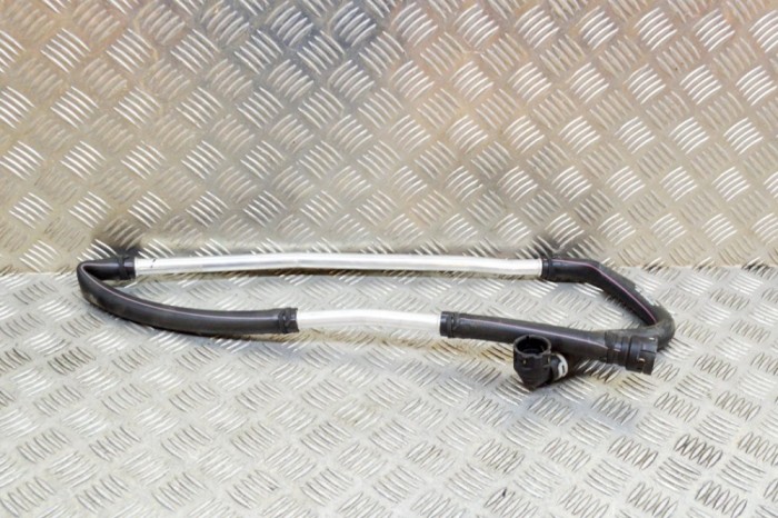 Furtun de lichid de răcire SKODA SUPERB III Estate 3V5 2021 OEM: 970354157237,970354157261,970354157236 13719310