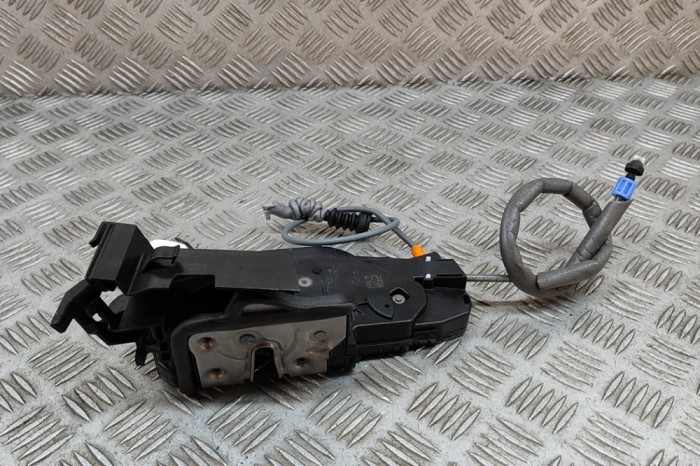 &Icirc;ncuietoare ușă dreapta față MERCEDES-BENZ EQB X243 2022 OEM: A1770032899,A0997203802,A2477231600 23713275