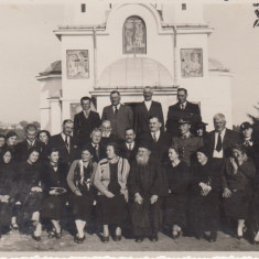 M5 B54 - FOTO - FOTOGRAFIE FOARTE VECHE - grup la manastire - anii 1940