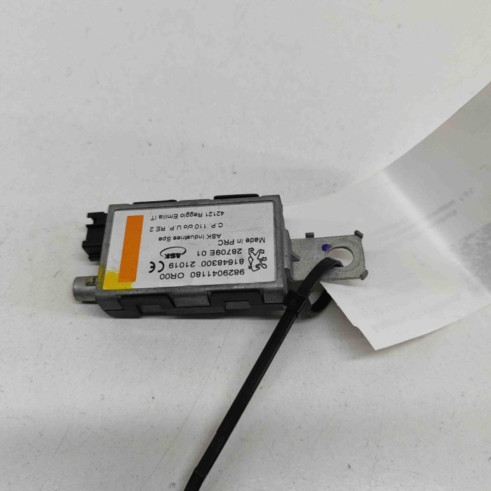 Amplificator de antena CITRO&Euml;N DS7 Crossback 2021 OEM: 9829041180