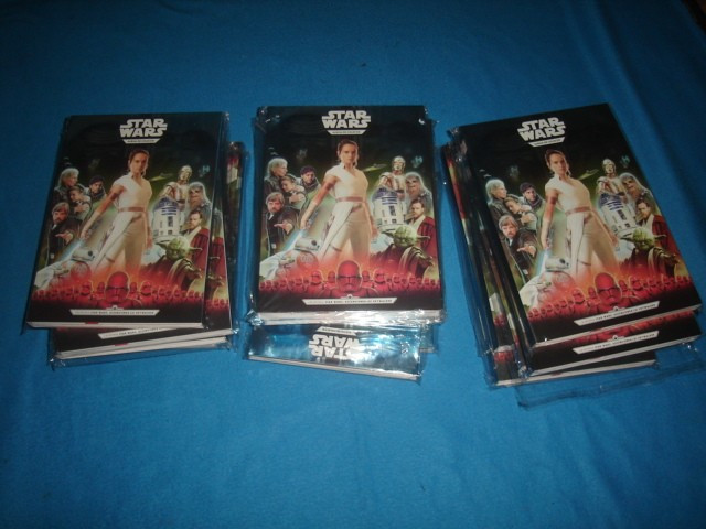 ALBUME DE COLECTIE STAR WARS NOI 40 BUCATI PRET 10 LEI BUCATA