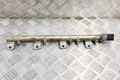 Rampa de combustibil st&amp;acirc;nga BMW 5 F10 2011 OEM: 7537319,55PP11-01,7547600 | 11217029 foto
