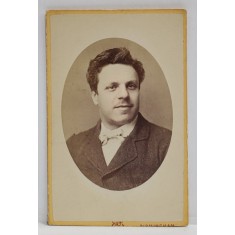 FOTOGRAFIE C.D.V. , STUDIO W. SHERRELL , BIRMINGHAM , DOMN CU LAVALIERA , DATATA 1879