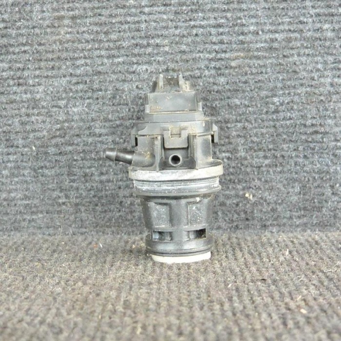 Motor rezervor lichid de parbriz LEXUS CT ZWA10_ 2011 OEM: 8533060190 1948358