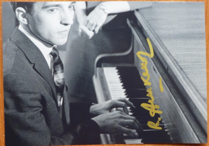 Autograful dirijorului Vladimir Așkenazi pe fotografie