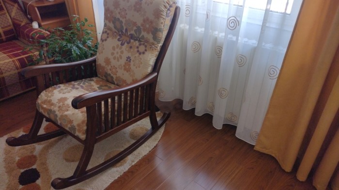 balansoar din lemn masiv