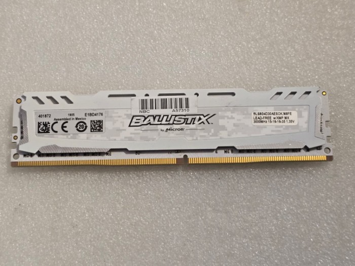 Memorie RAM desktop Micron Ballistix 8GB 3000MHz DDR4 PC4-24000 BLS8G4D30AESCK.M8FE