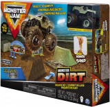 MONSTER JAM SET CAMIONETA SOLDIER FORTUNE CU NISIP KINETIC SI ACCESORII CU RAMPA SuperHeroes ToysZone, Spin Master